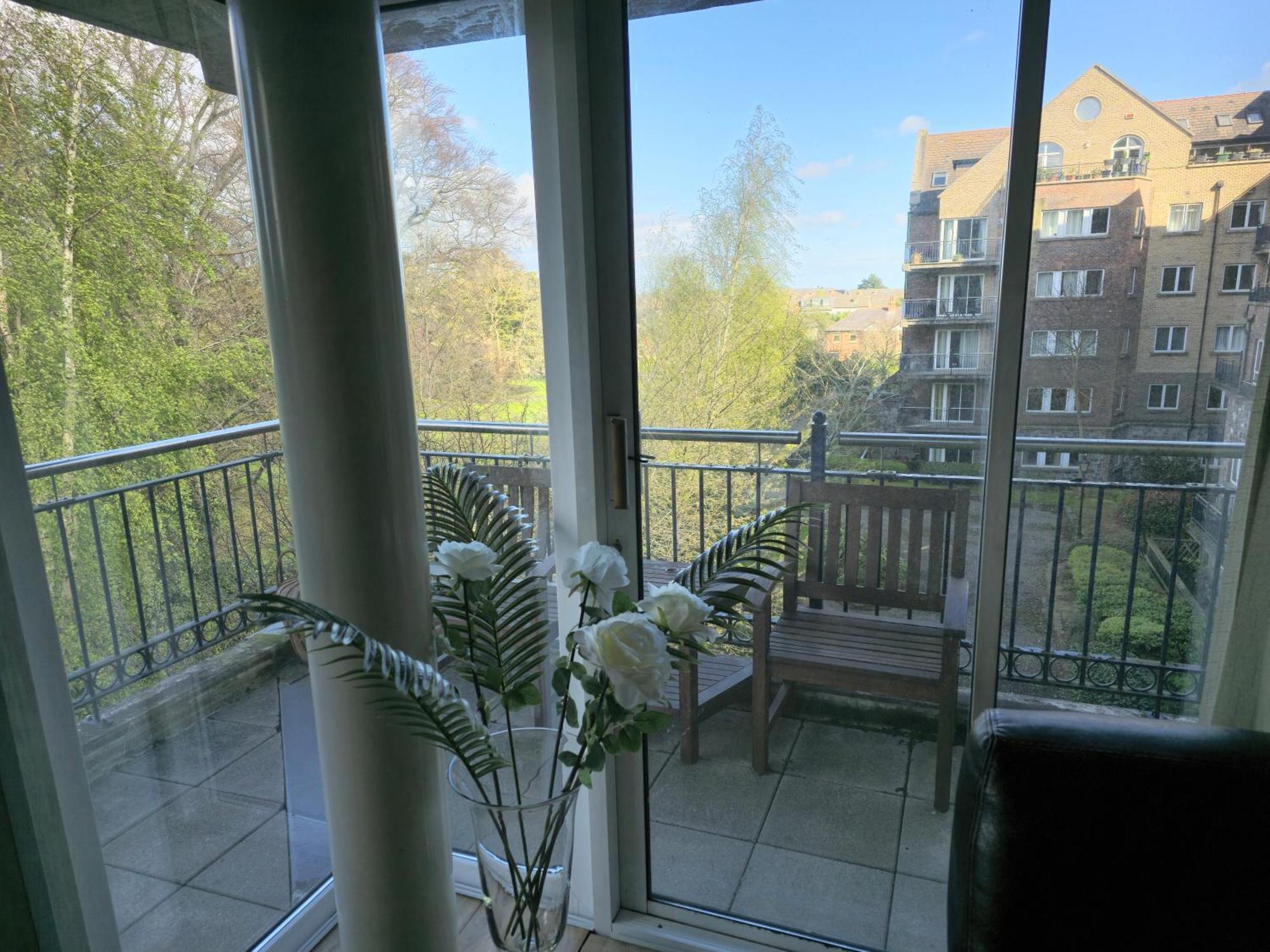 Gracian Omb Dublin Apartment Exterior photo